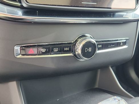 New 2026 Volvo XC90 B6 Plus w/ Protection Package AWD/4WD image 17