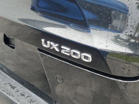Used 2021 Lexus UX 200 w/ Accessory Package (Z1) FWD image 7