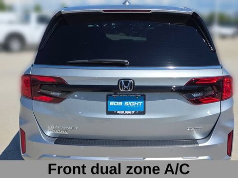 Used 2025 Honda Odyssey Elite image 4