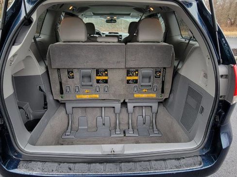 Used 2011 Toyota Sienna XLE image 20