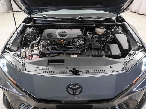 Used 2025 Toyota Camry SE FWD image 31