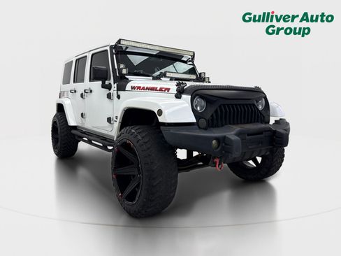 Used 2016 Jeep Wrangler Unlimited Sahara image 13