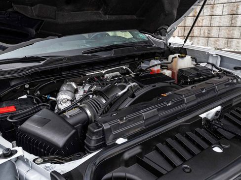 Used 2024 Chevrolet Silverado 2500 Custom w/ Custom Value Package image 32