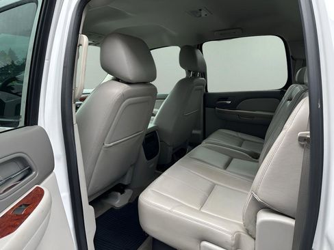 Used 2013 Chevrolet Silverado 2500 LTZ w/ LTZ Plus Package image 18