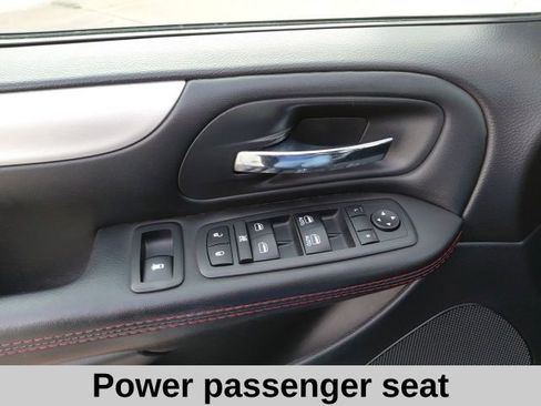 Used 2018 Dodge Grand Caravan GT image 14