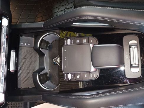 Used 2025 Mercedes-Benz GLS 63 AMG 4MATIC image 16