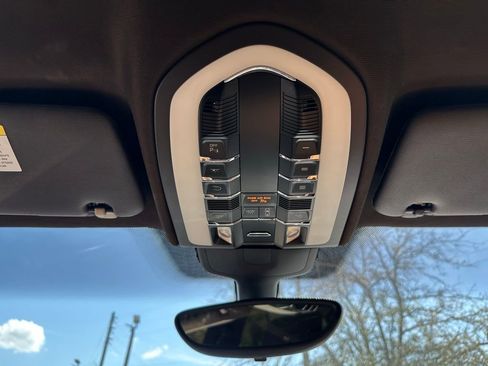 Used 2013 Porsche Cayenne image 25