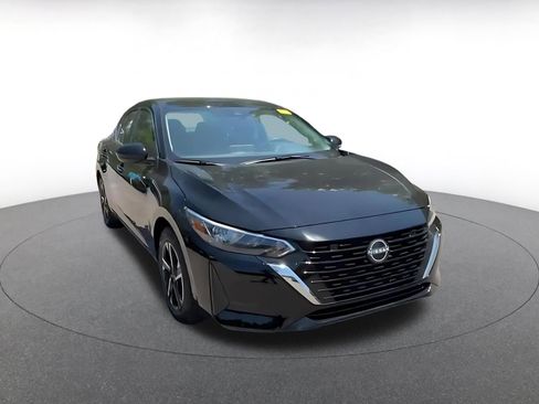 Used 2025 Nissan Sentra SV FWD image 3