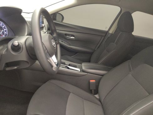 Used 2025 Nissan Sentra SV FWD image 17