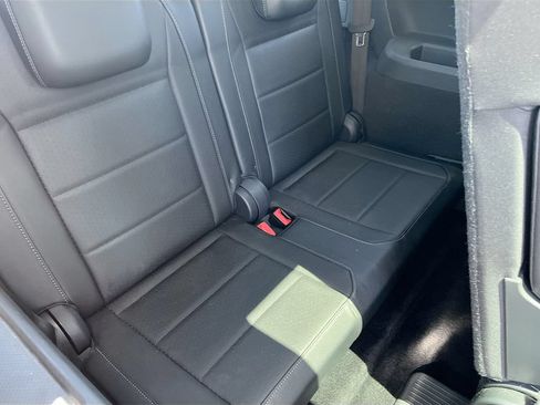 Used 2020 Volkswagen Tiguan SE FWD image 27