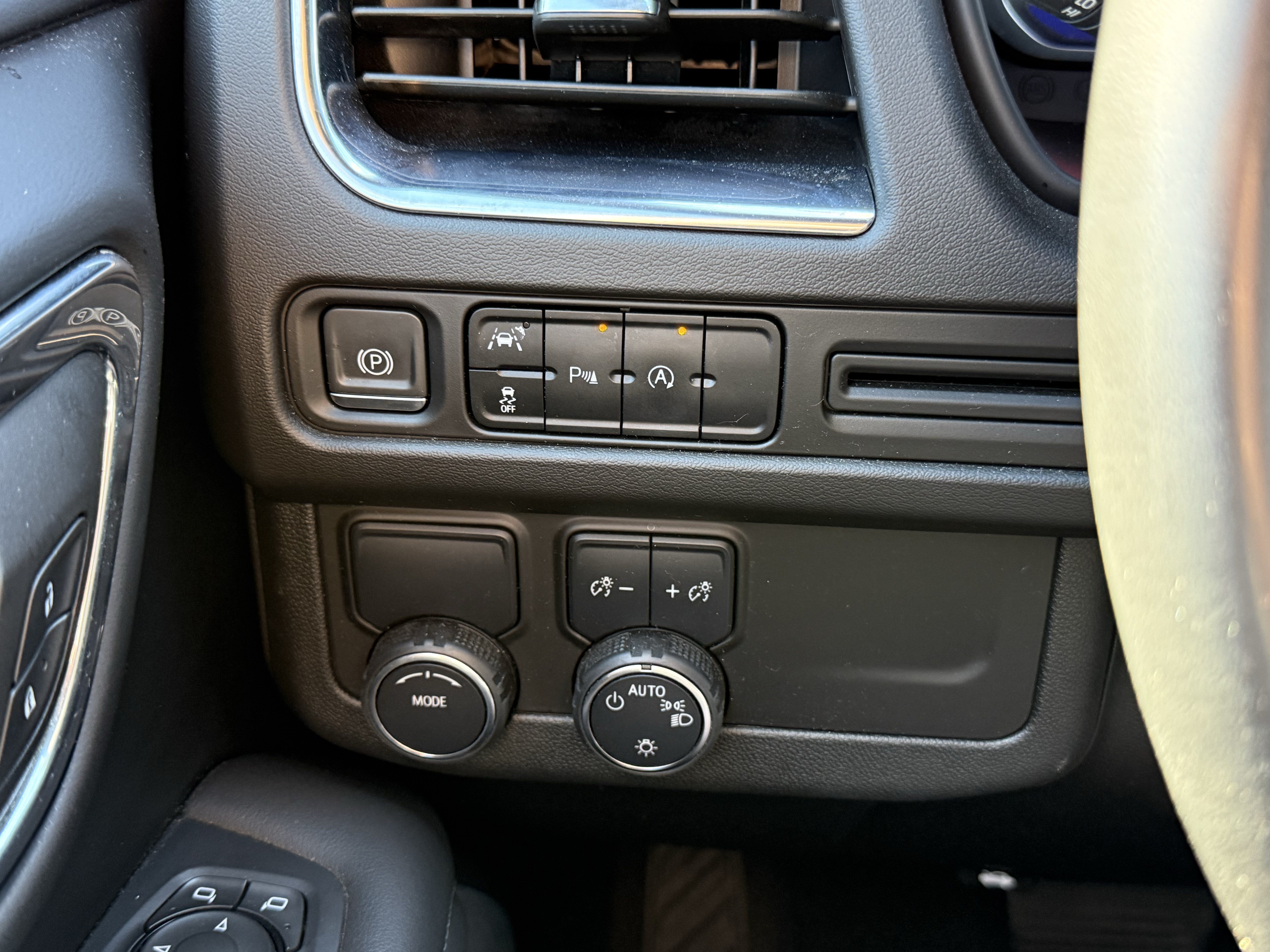 Used 2023 Chevrolet Tahoe LT RWD image 33