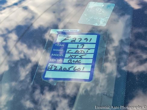 Used 2017 Cadillac XT5 FWD image 38