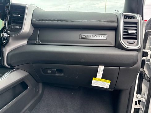 New 2026 RAM 2500 Laramie AWD/4WD image 28