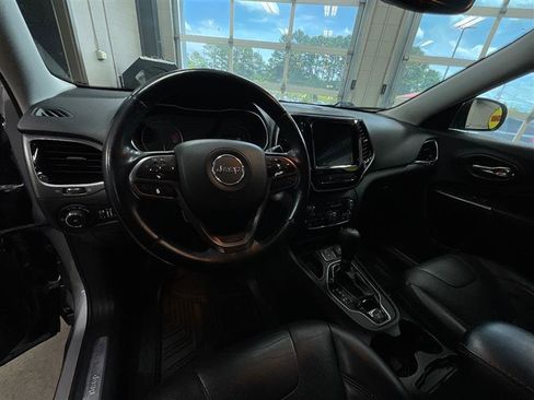 Used 2020 Jeep Cherokee Limited FWD image 13