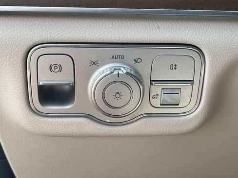 Certified 2025 Mercedes-Benz GLE 450 4MATIC image 39