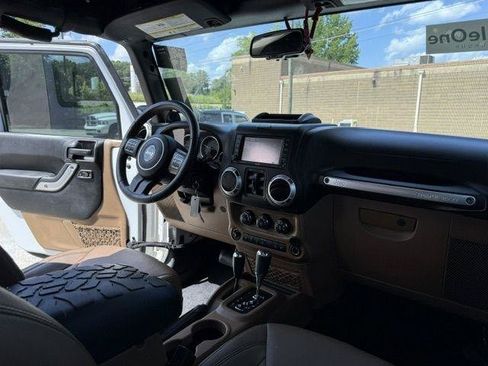 Used 2013 Jeep Wrangler Unlimited Sahara w/ Dual Top Group AWD/4WD image 22