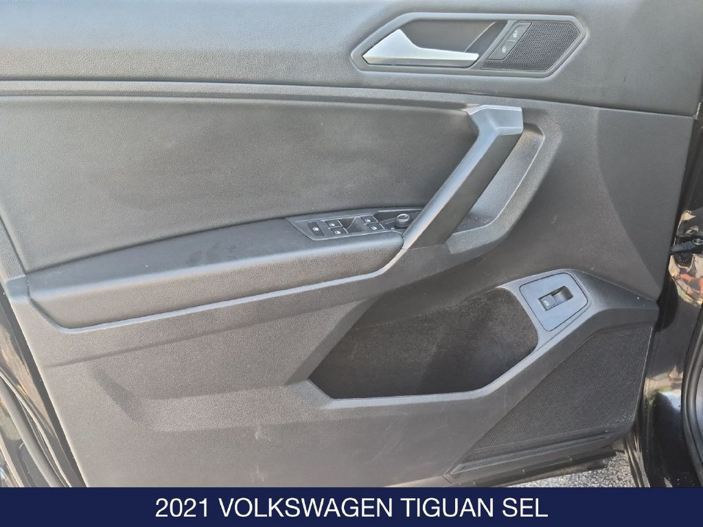 Used 2021 Volkswagen Tiguan SEL AWD/4WD image 11