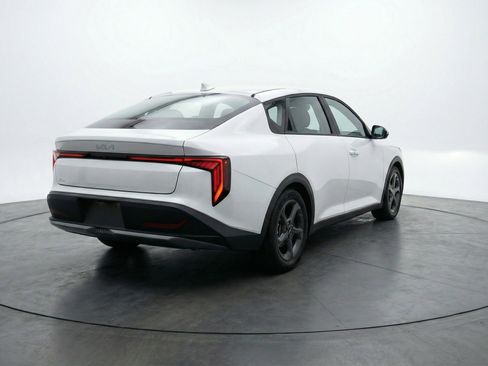 Used 2025 Kia K4 FWD image 9