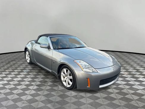 Used 2004 Nissan 350Z Touring RWD image 1