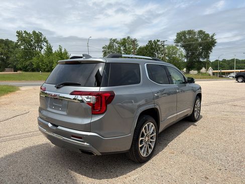 Used 2023 GMC Acadia Denali w/ Denali Ultimate Package FWD image 12