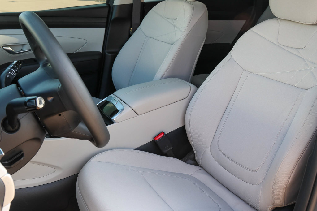 Certified 2026 Hyundai Tucson SE FWD image 11