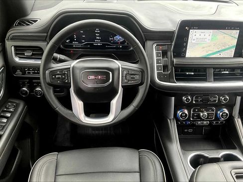 Used 2023 GMC Yukon XL SLT w/ SLT Luxury Package AWD/4WD image 6
