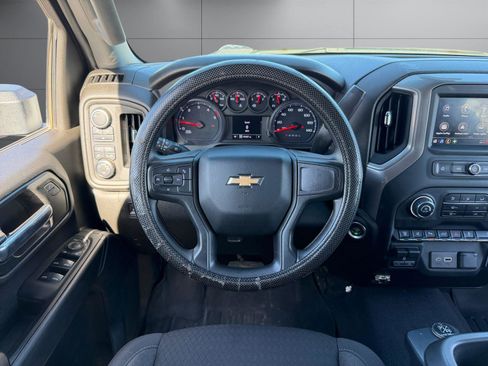 Used 2024 Chevrolet Silverado 2500 Custom w/ Custom Value Package image 5