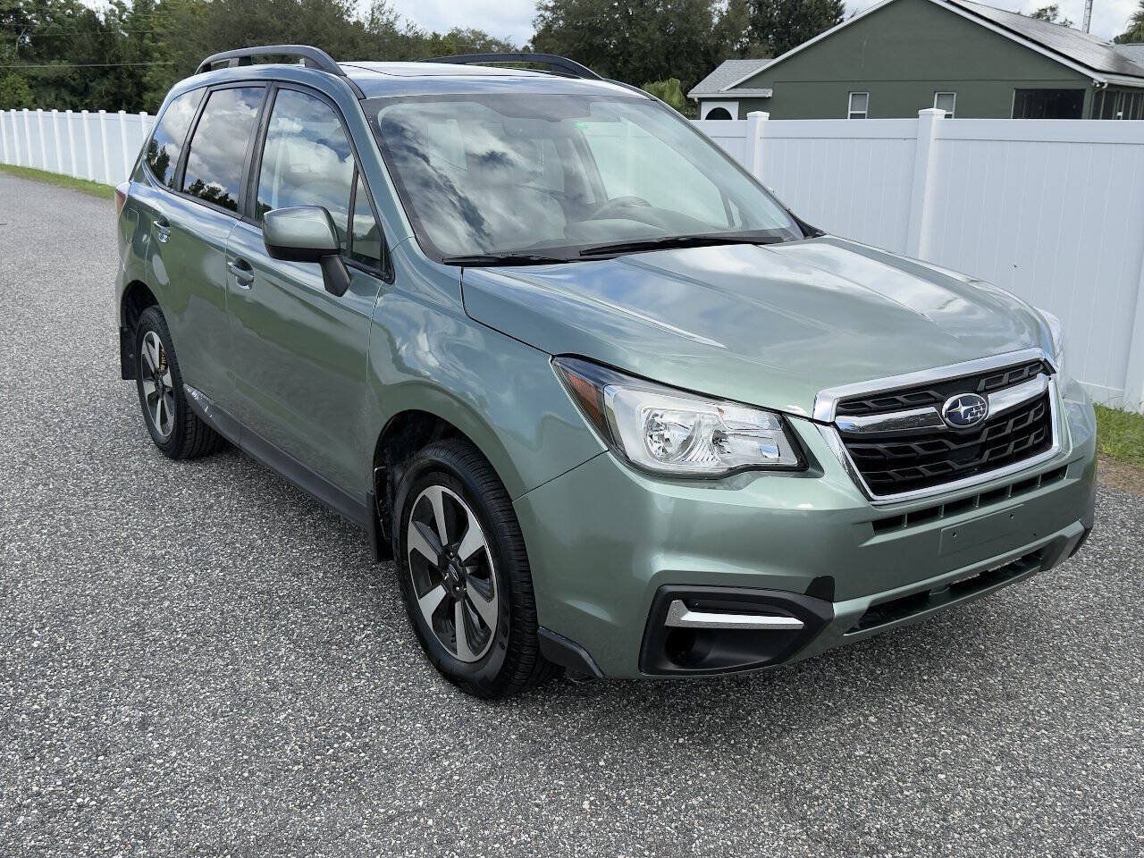 Used 2017 Subaru Forester 2.5i Premium w/ All-Weather Package AWD/4WD image 3
