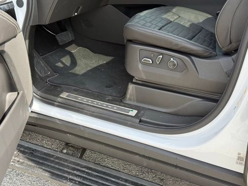 New 2026 Cadillac Escalade V AWD/4WD image 19