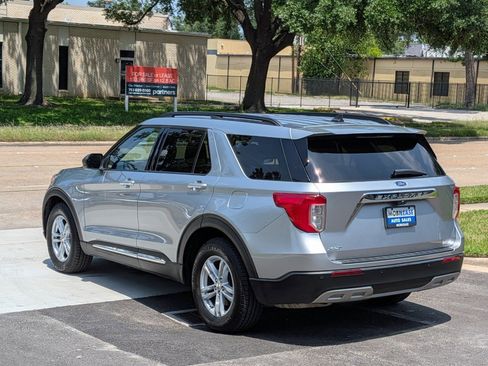 Used 2024 Ford Explorer XLT w/ Equipment Group 202A RWD image 8