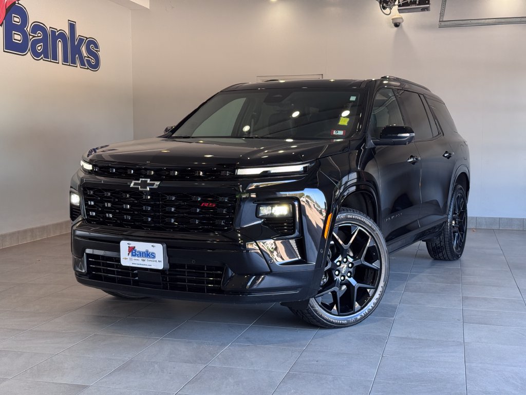 Certified 2025 Chevrolet Traverse RS AWD/4WD image 2