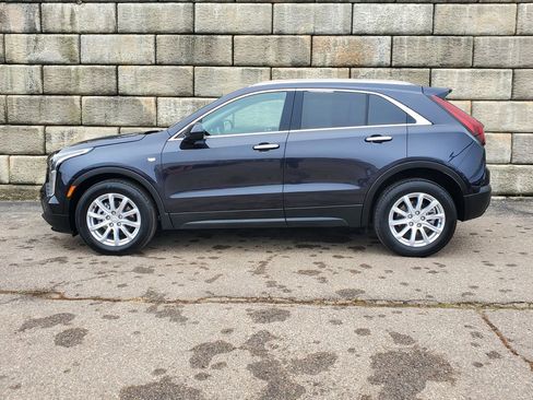 Certified 2023 Cadillac XT4 Luxury image 2