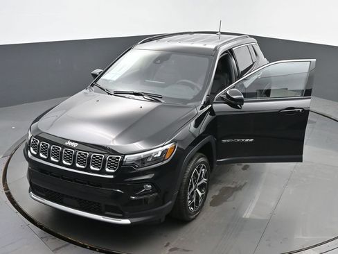 New 2026 Jeep Compass Limited image 38