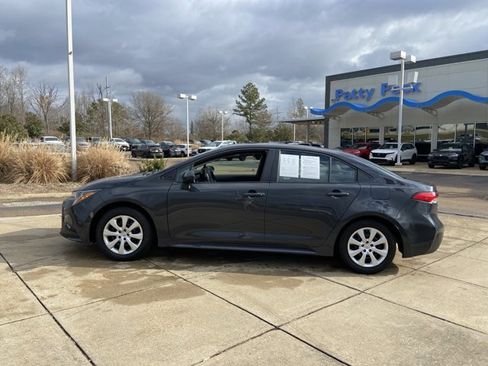 Used 2024 Toyota Corolla LE image 6