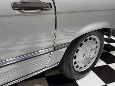 Used 1988 Mercedes-Benz 560 SL image 23