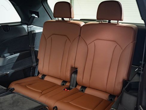 Certified 2025 Audi Q7 3.0T Premium Plus image 31