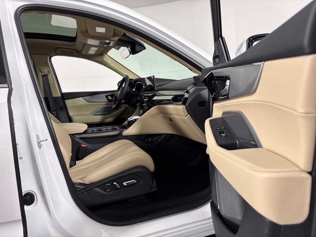 Certified 2026 Acura MDX w/ Technology Package FWD image 13