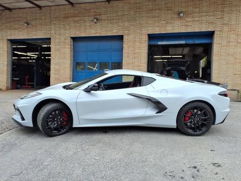 Used 2023 Chevrolet Corvette Stingray Preferred Cpe w/ Z51 Performance Package RWD image 12