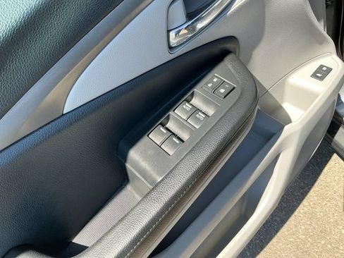 Used 2017 Honda Pilot EX-L image 11