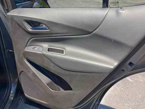 Used 2019 Chevrolet Equinox LT image 18