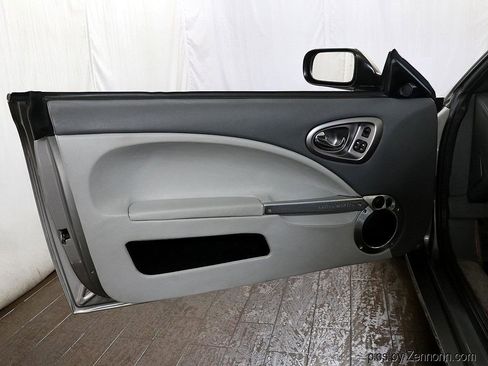 Used 2003 Aston Martin Vanquish RWD image 30