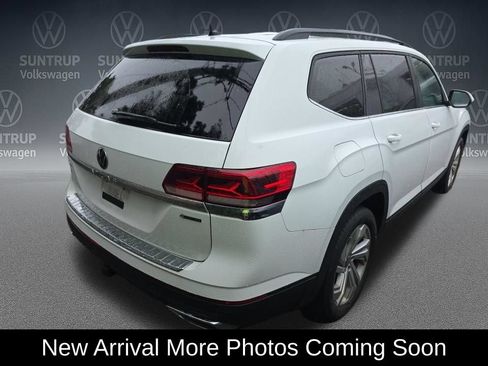 Used 2023 Volkswagen Atlas SE w/ Panoramic Sunroof Package AWD/4WD image 3
