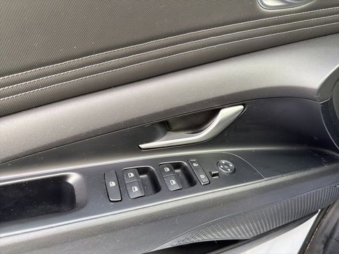 Used 2022 Hyundai Elantra Limited image 28