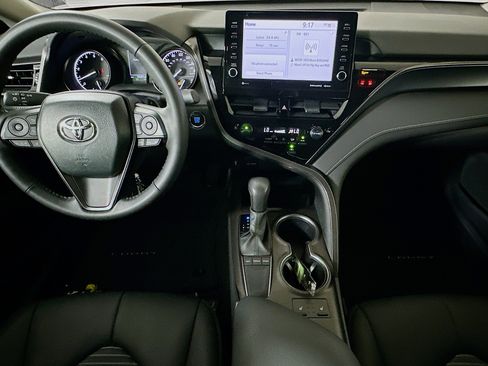 Used 2024 Toyota Camry SE w/ Cold Weather Package image 27