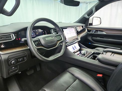 Used 2022 Jeep Grand Wagoneer Series I AWD/4WD image 10