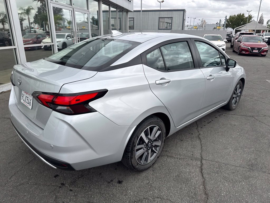 Used 2025 Nissan Versa SV FWD image 4