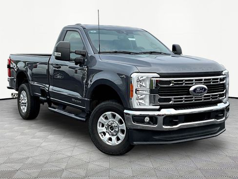 Used 2023 Ford F350 XLT w/ 360-Degree Camera Package AWD/4WD image 3