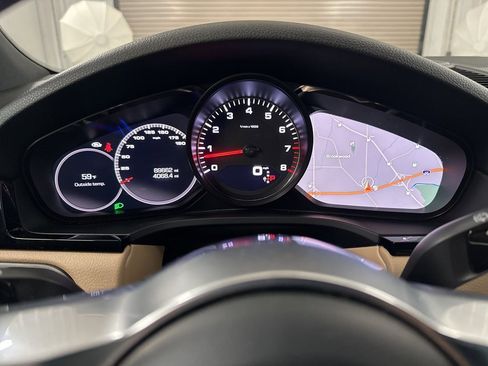 Used 2019 Porsche Cayenne S image 13