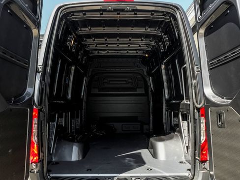 Used 2025 Mercedes-Benz Sprinter 3500 image 12