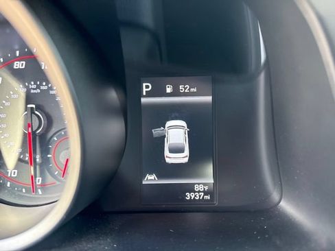 Used 2023 Hyundai Elantra SEL FWD image 9